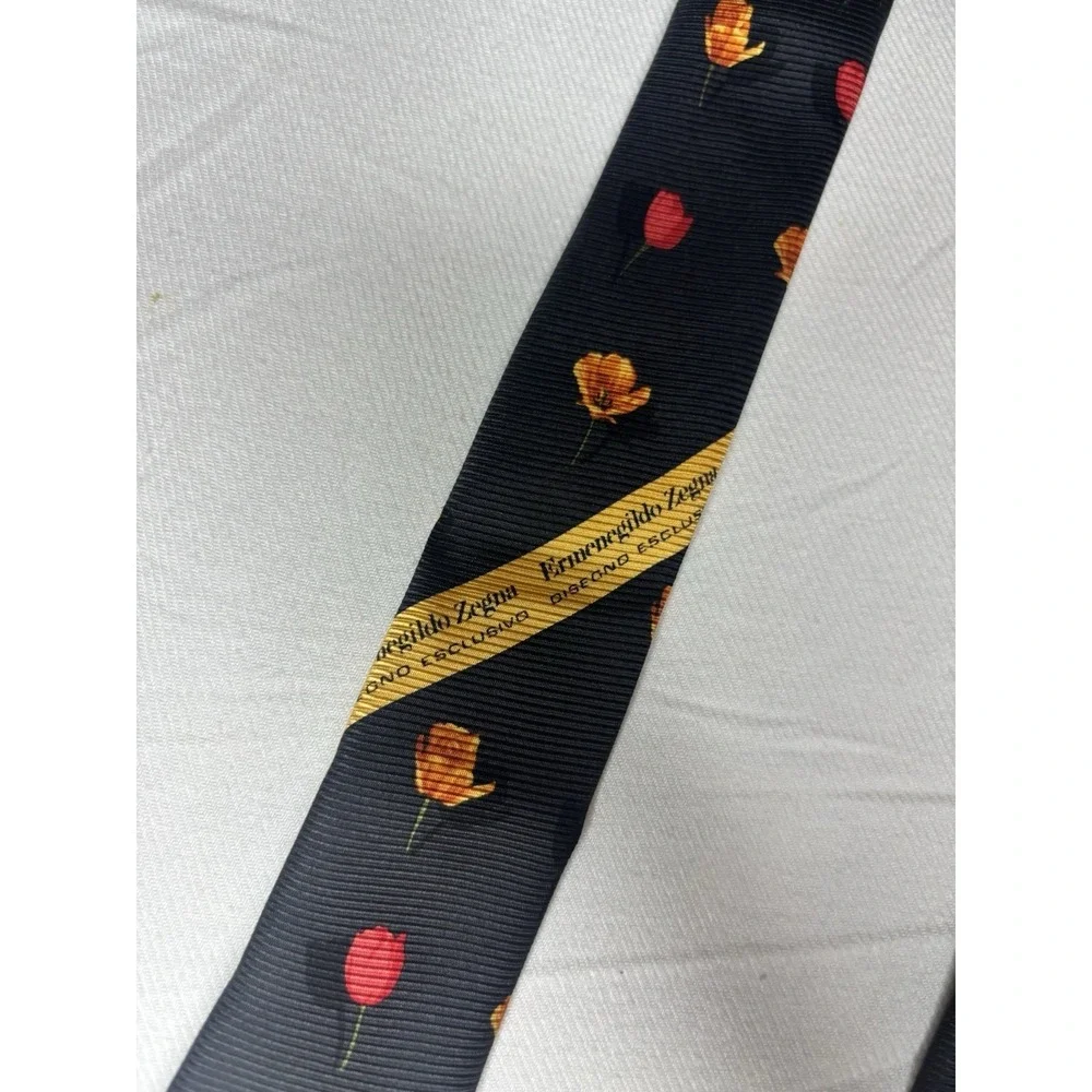 Ermenegildo Zegna Disegno Esclusivo Black Floral Paisley Silk Tie Made in Italy